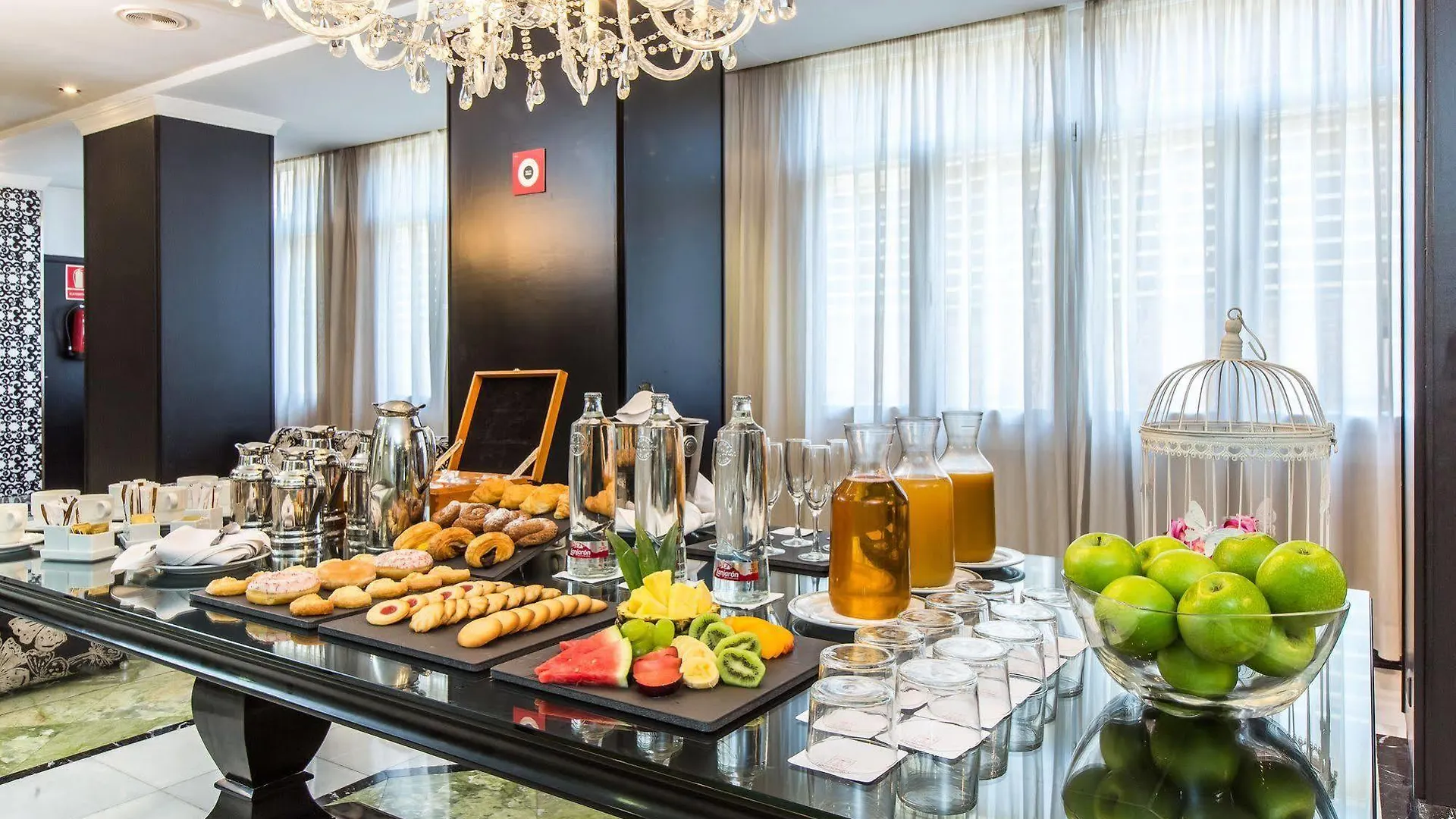 Leonardo Hotel Granada